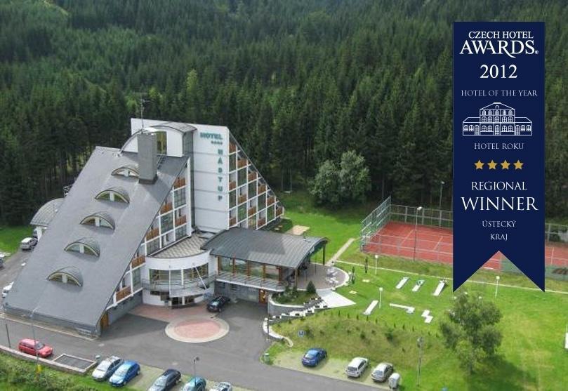 Hotel Nastup Loučná pod Klínovcem エクステリア 写真